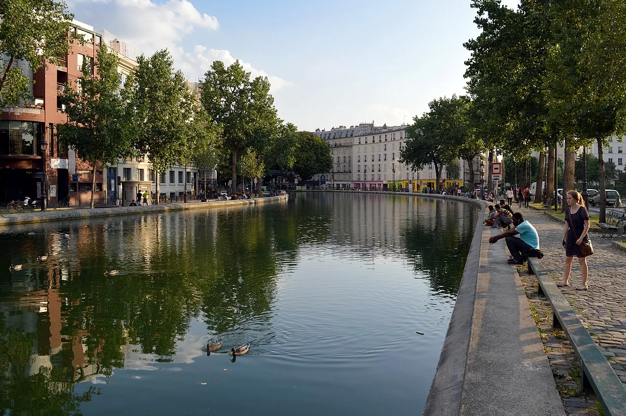 Le canal Saint-Martin vu du quai de Valmy